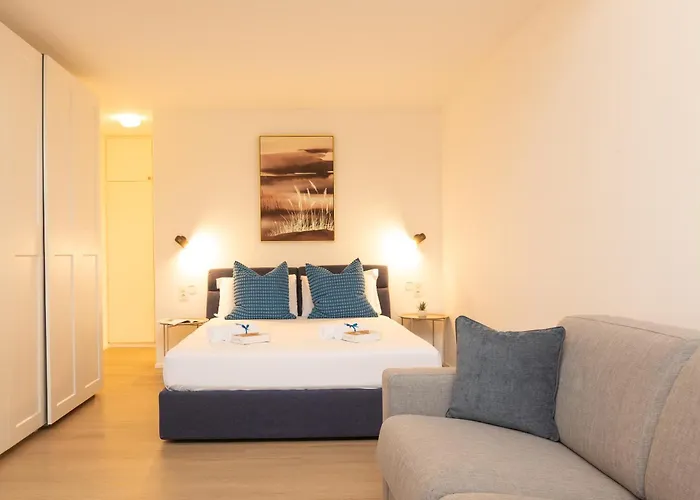 Blue - X4pax Private Garden In *