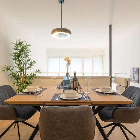 Blue - X4pax Private Garden In *