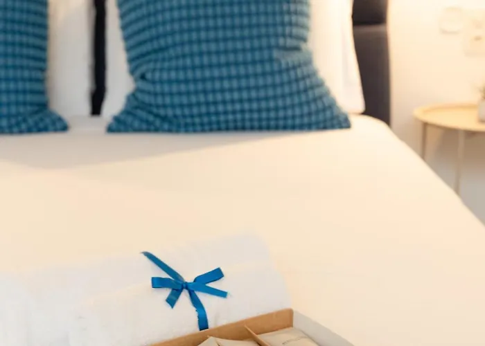 Blue - X4pax Private Garden In ルガーノ