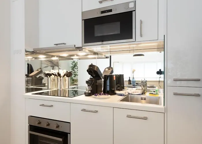 Blue - X4pax Private Garden In ルガーノ