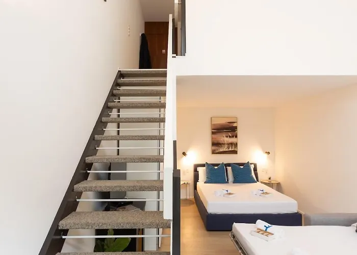 Blue - X4pax Private Garden In